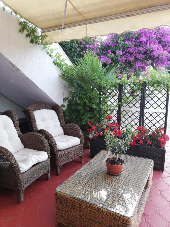 Apartments Poretti For 2,In Center Parking Free In The Yard,6 Min Beach Walk Rovinj Luaran gambar