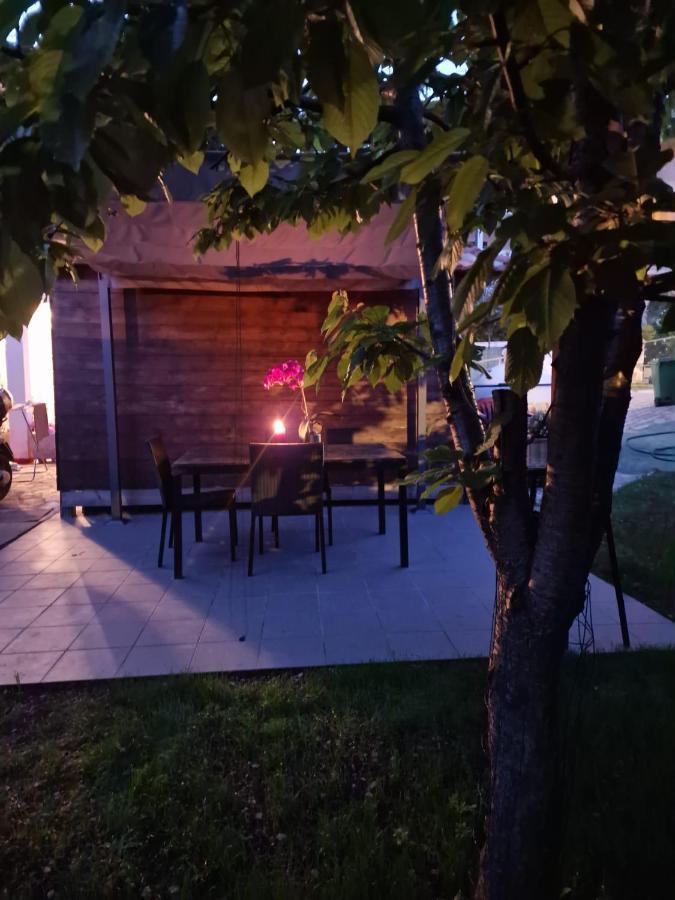 Apartments Poretti For 2,In Center Parking Free In The Yard,6 Min Beach Walk Rovinj Luaran gambar