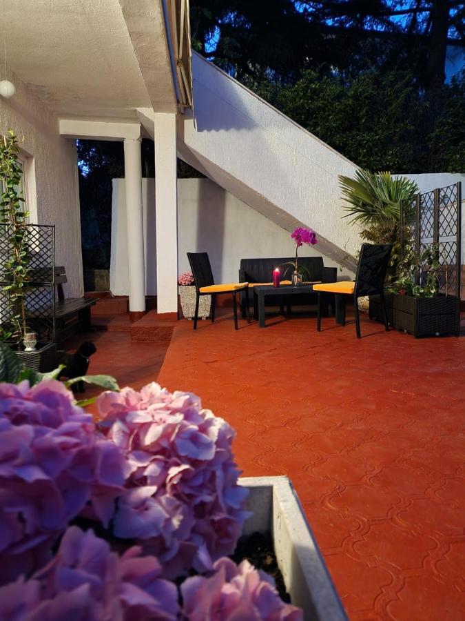 Apartments Poretti For 2,In Center Parking Free In The Yard,6 Min Beach Walk Rovinj Luaran gambar