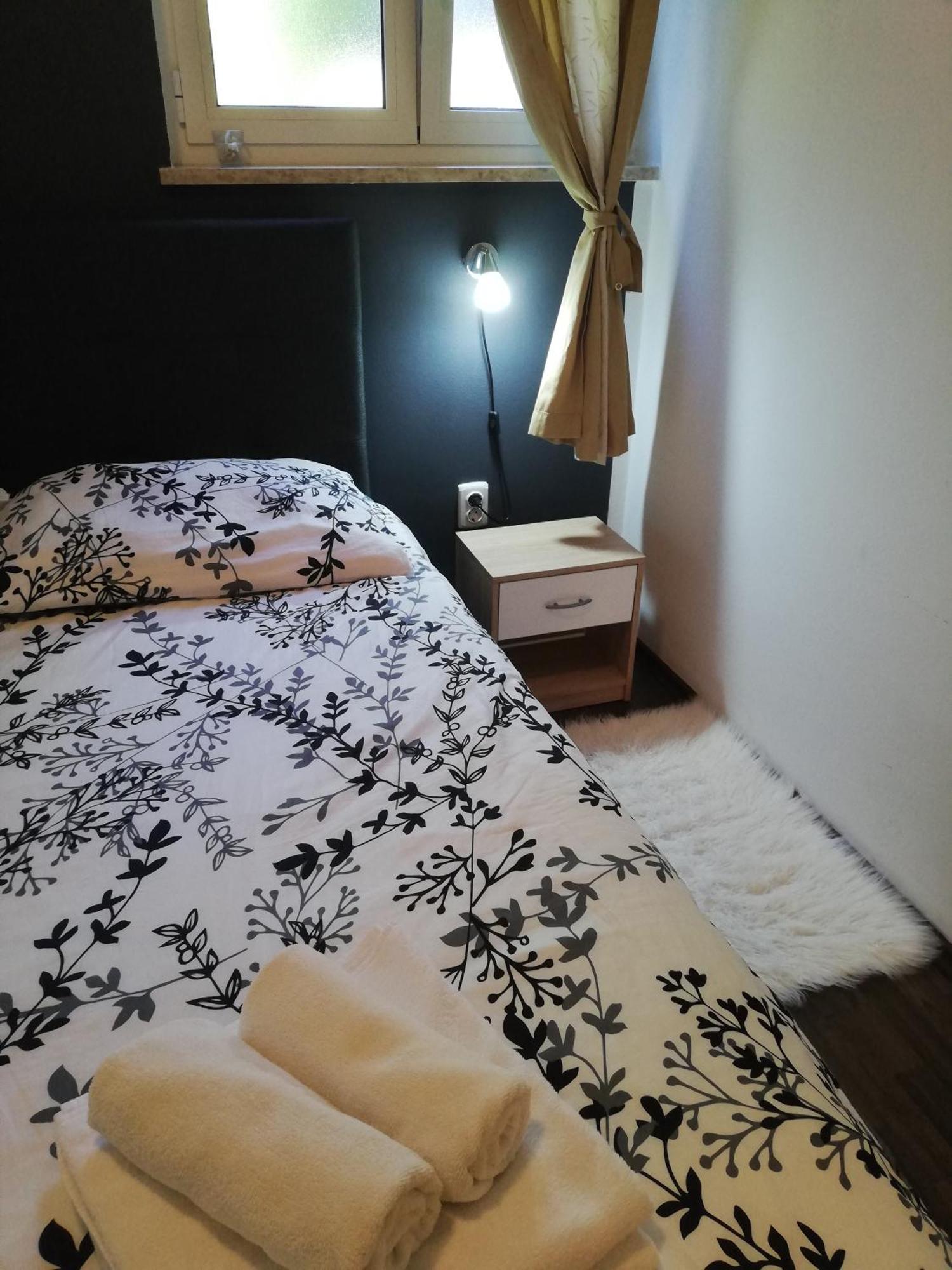 Apartments Poretti For 2,In Center Parking Free In The Yard,6 Min Beach Walk Rovinj Luaran gambar