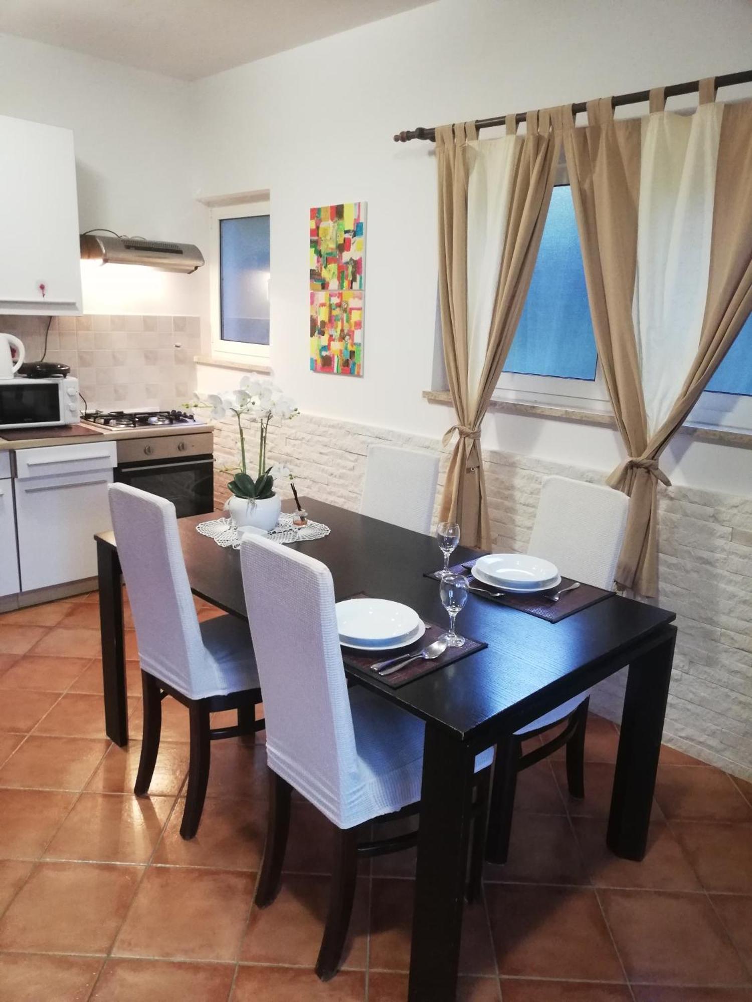Apartments Poretti For 2,In Center Parking Free In The Yard,6 Min Beach Walk Rovinj Luaran gambar