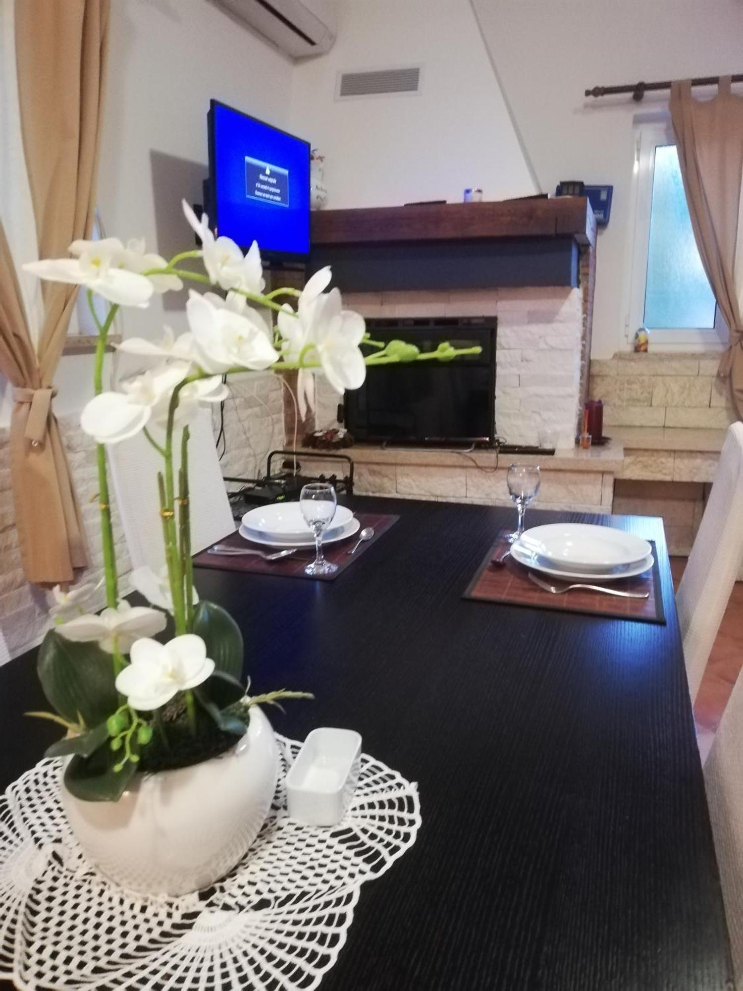 Apartments Poretti For 2,In Center Parking Free In The Yard,6 Min Beach Walk Rovinj Luaran gambar